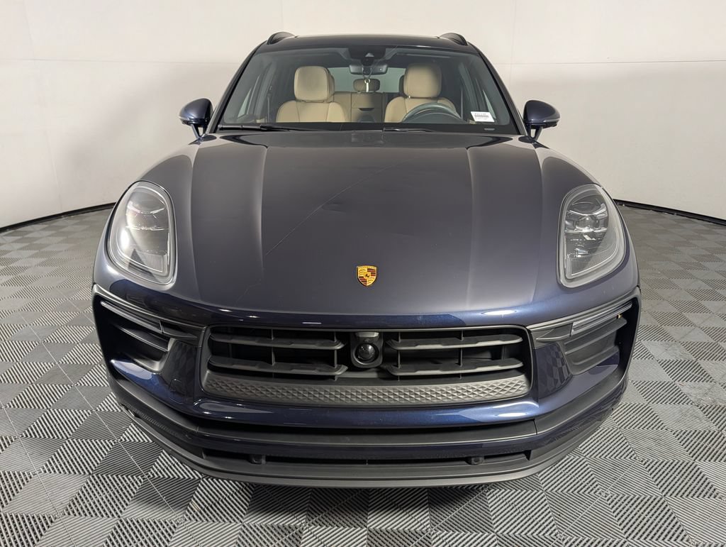 Certified 2023 Porsche Macan AWD/4WD image 10