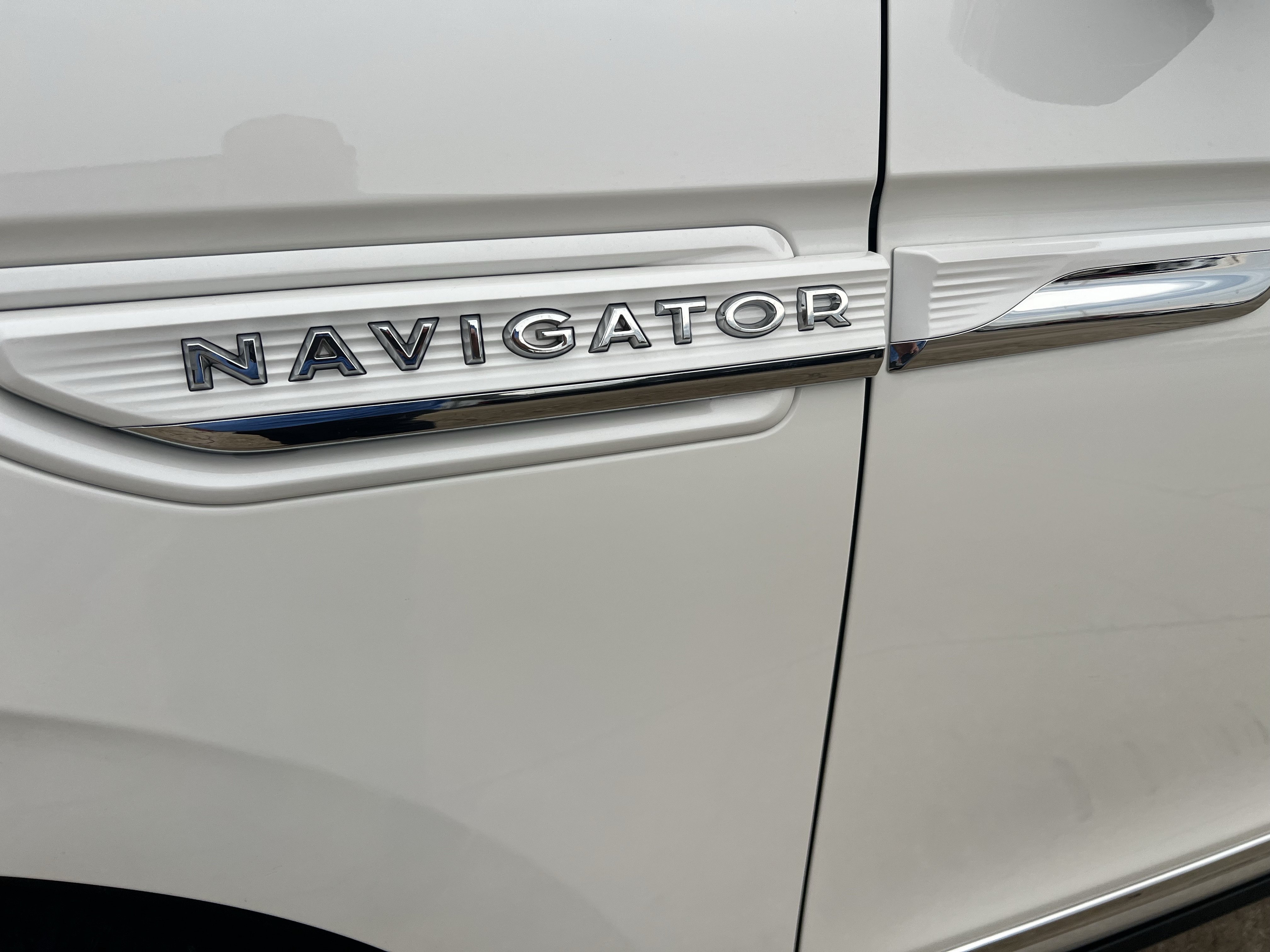 Used 2023 Lincoln Navigator L Reserve AWD/4WD image 10