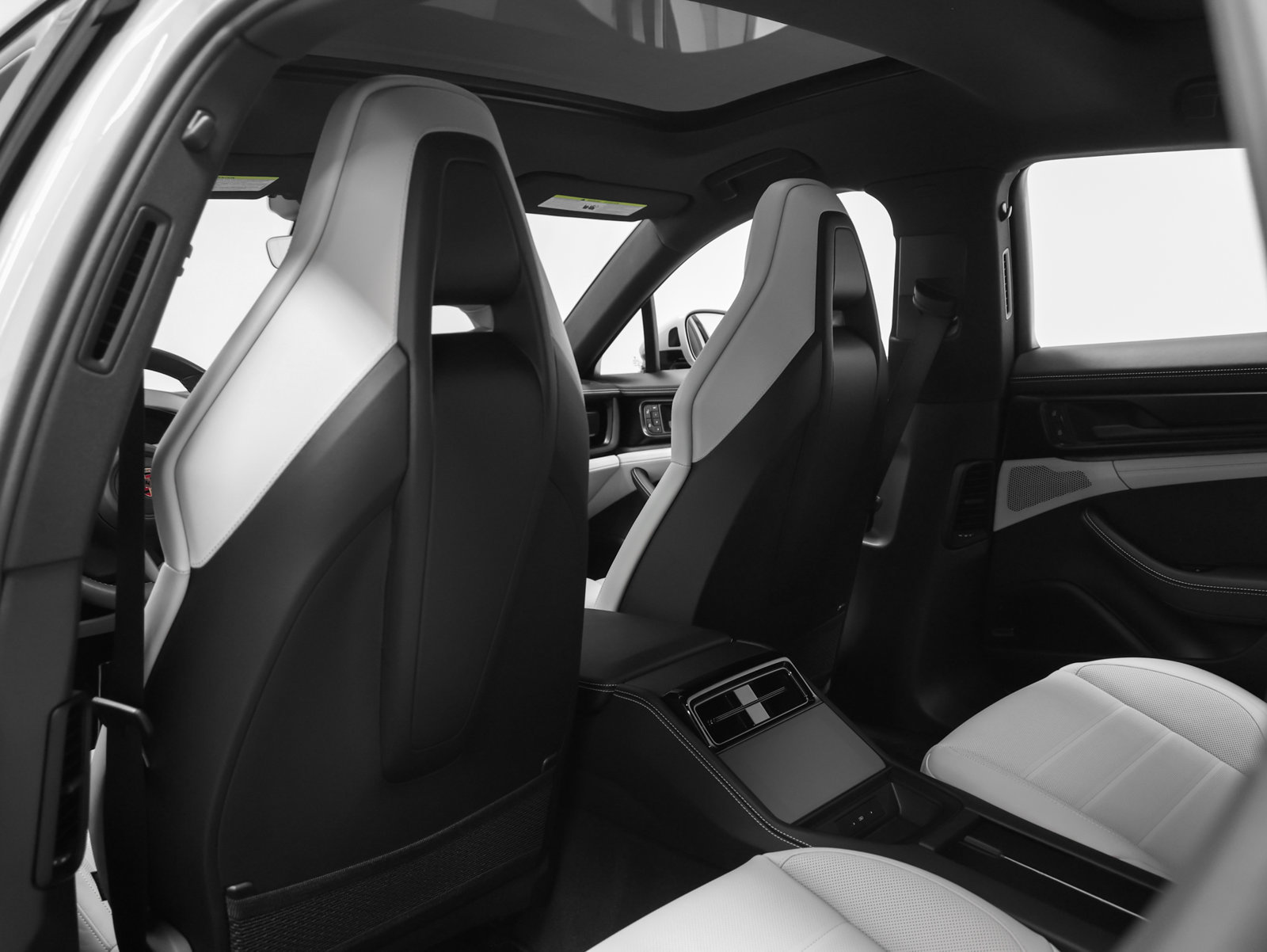 Certified 2026 Porsche Panamera 4 E-Hybrid AWD/4WD image 44