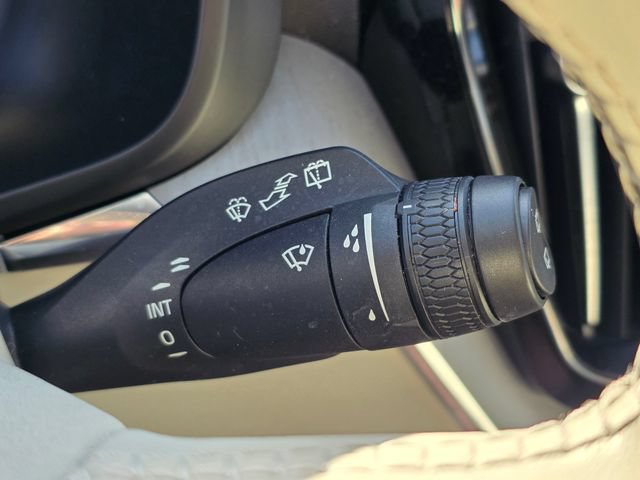 Used 2023 Volvo XC60 B5 Plus AWD/4WD image 42