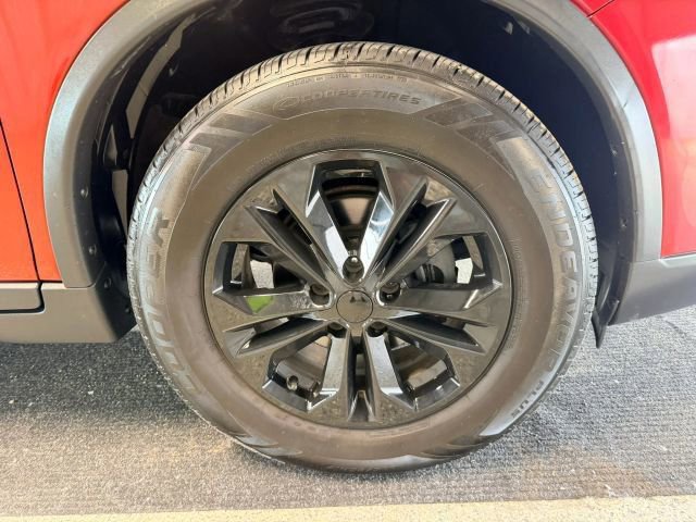 Used 2016 Nissan Rogue SV AWD/4WD image 16
