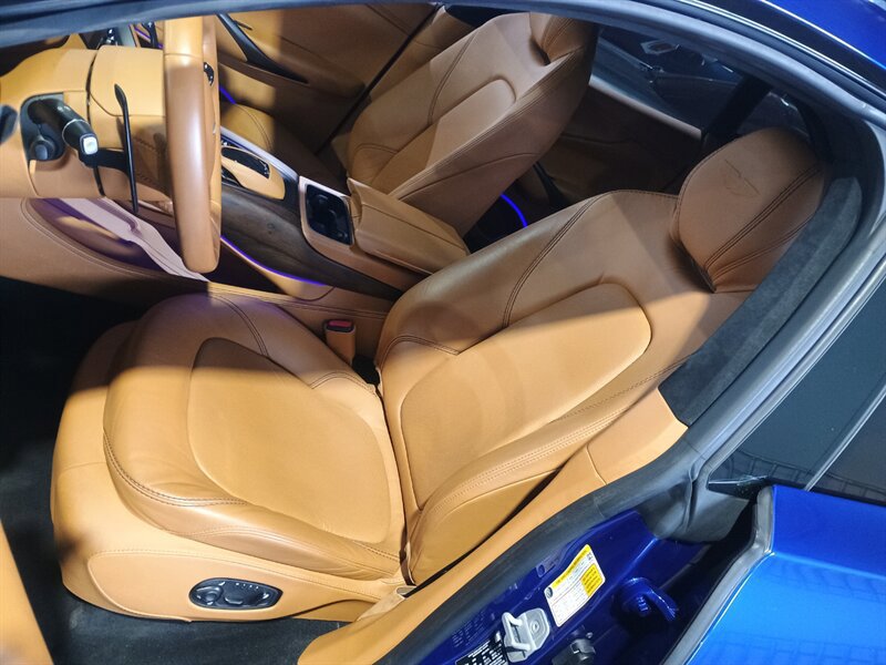 Used 2021 Aston Martin DBX image 14