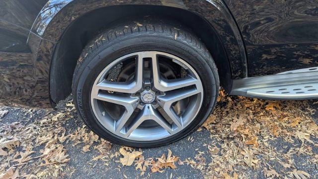 Used 2017 Mercedes-Benz GLS 550 4MATIC image 12