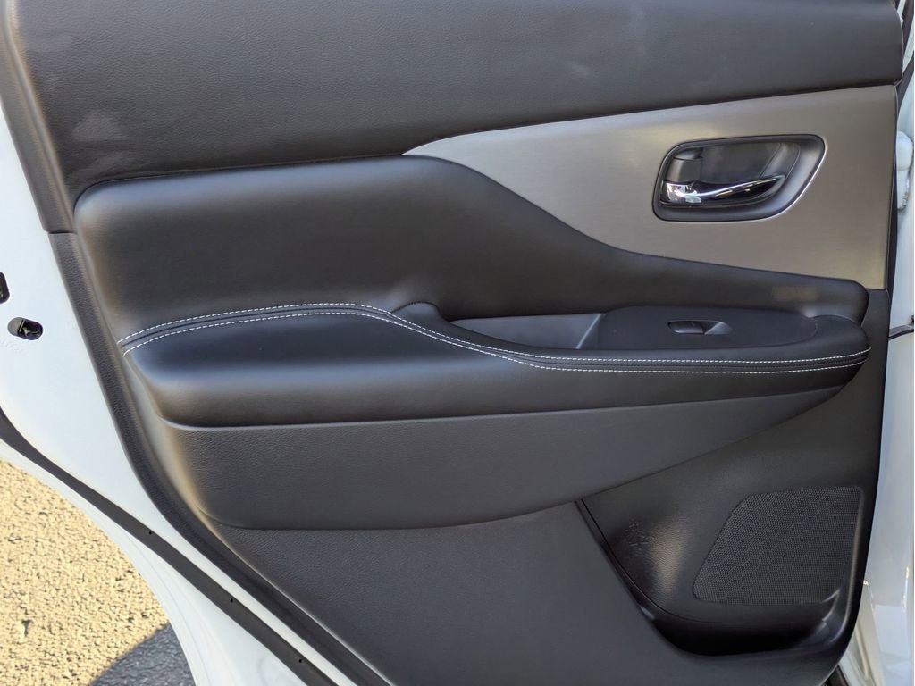 Used 2024 Nissan Murano SV w/ SV Midnight Edition Package image 14