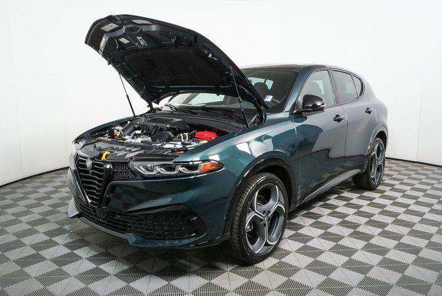 New 2026 Alfa Romeo Tonale w/ Black Premium Package AWD/4WD image 35