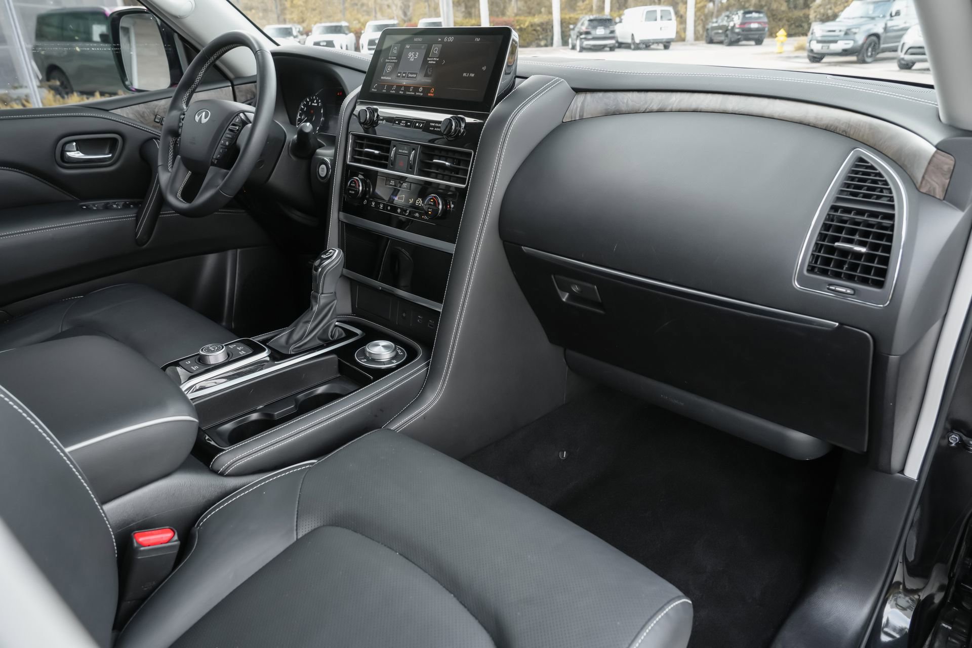 Certified 2024 INFINITI QX80 Premium Select w/ Cargo Package image 40