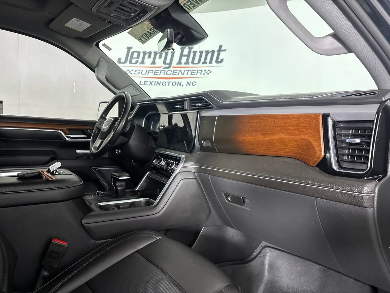 Used 2022 GMC Sierra 1500 Denali w/ Technology Package AWD/4WD image 32