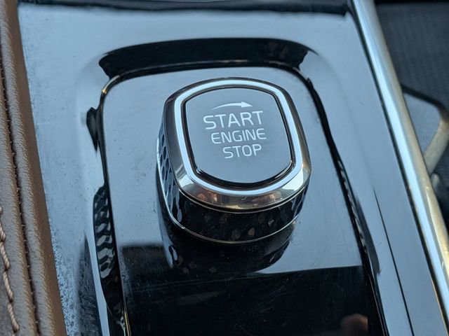 Used 2024 Volvo XC90 B6 Ultimate w/ Protection Package Premier image 29