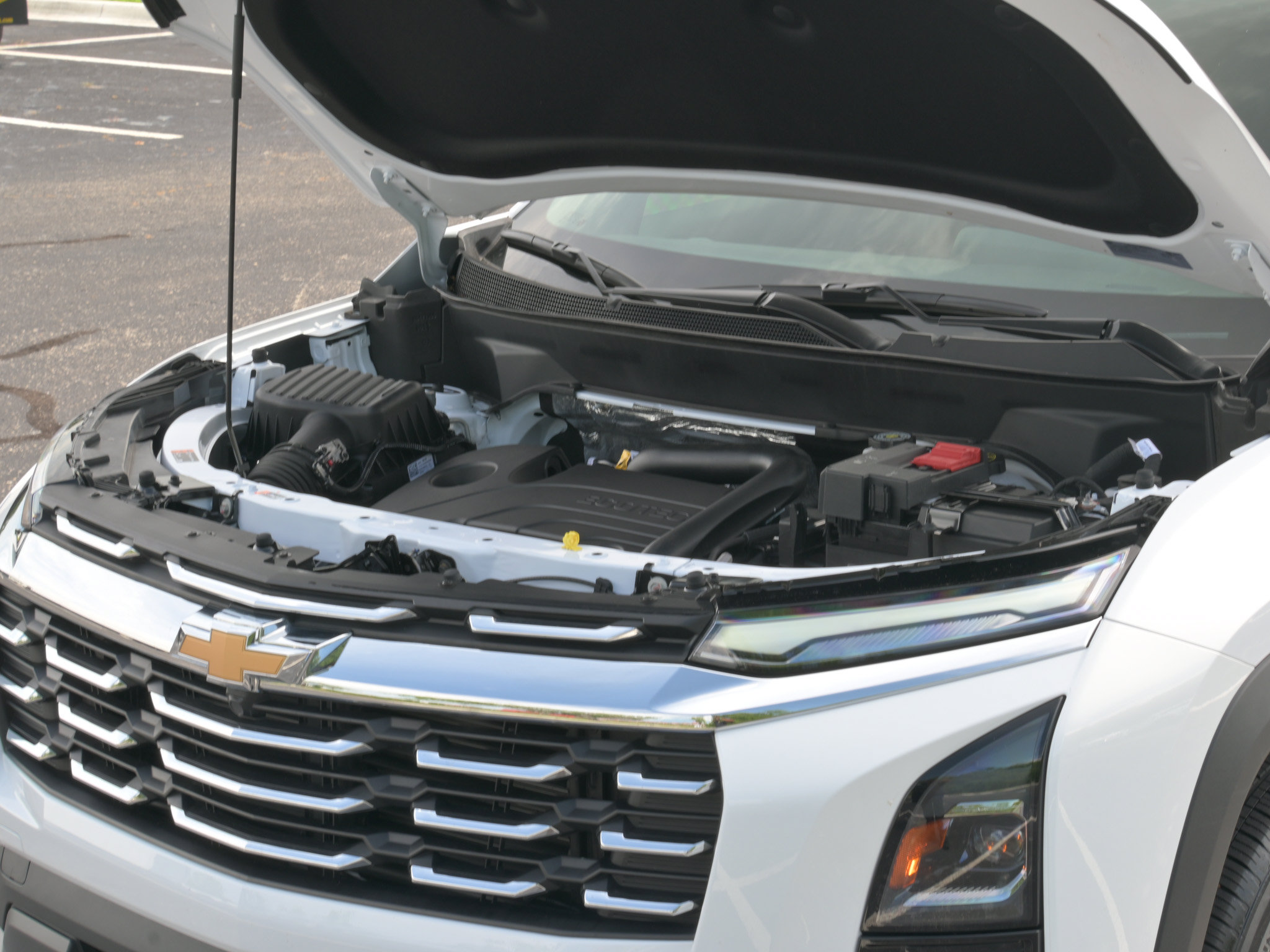 Used 2026 Chevrolet Equinox LT FWD image 8