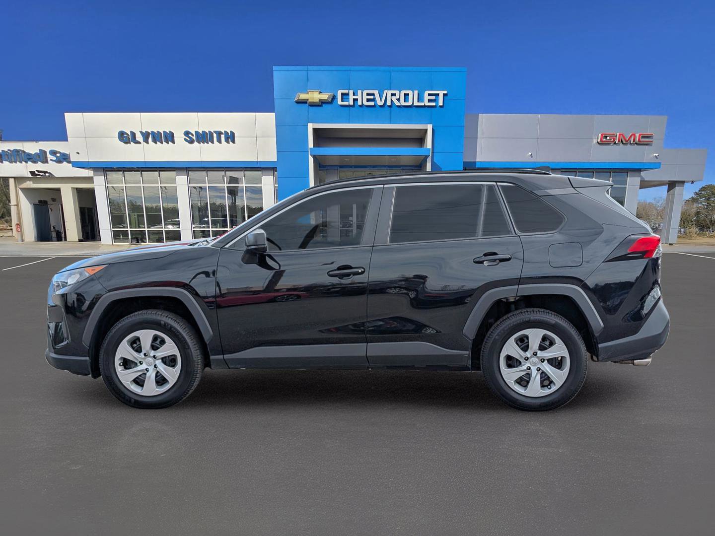 Used 2020 Toyota RAV4 LE image 13
