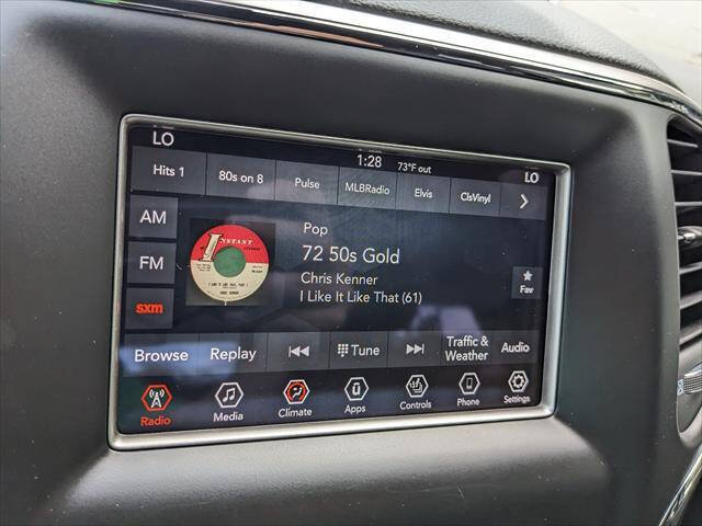 Used 2019 Jeep Grand Cherokee Laredo w/ Security & Convenience Group AWD/4WD image 24