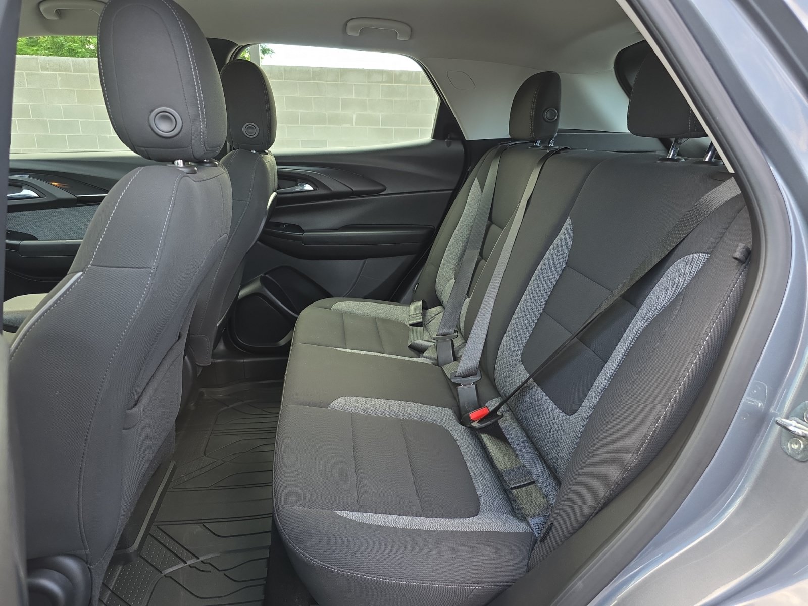 Used 2021 Chevrolet TrailBlazer LS FWD image 16