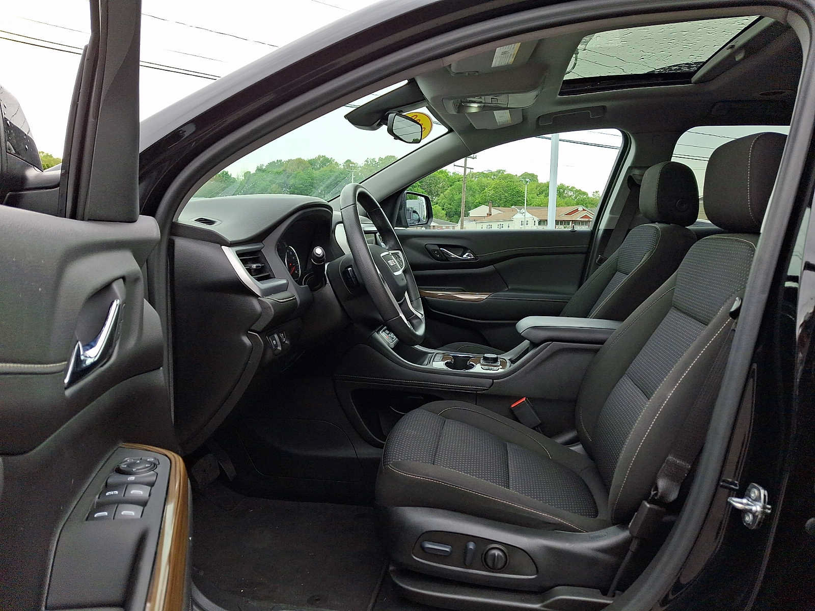 Used 2023 GMC Acadia SLE w/ Driver Convenience Package AWD/4WD image 16