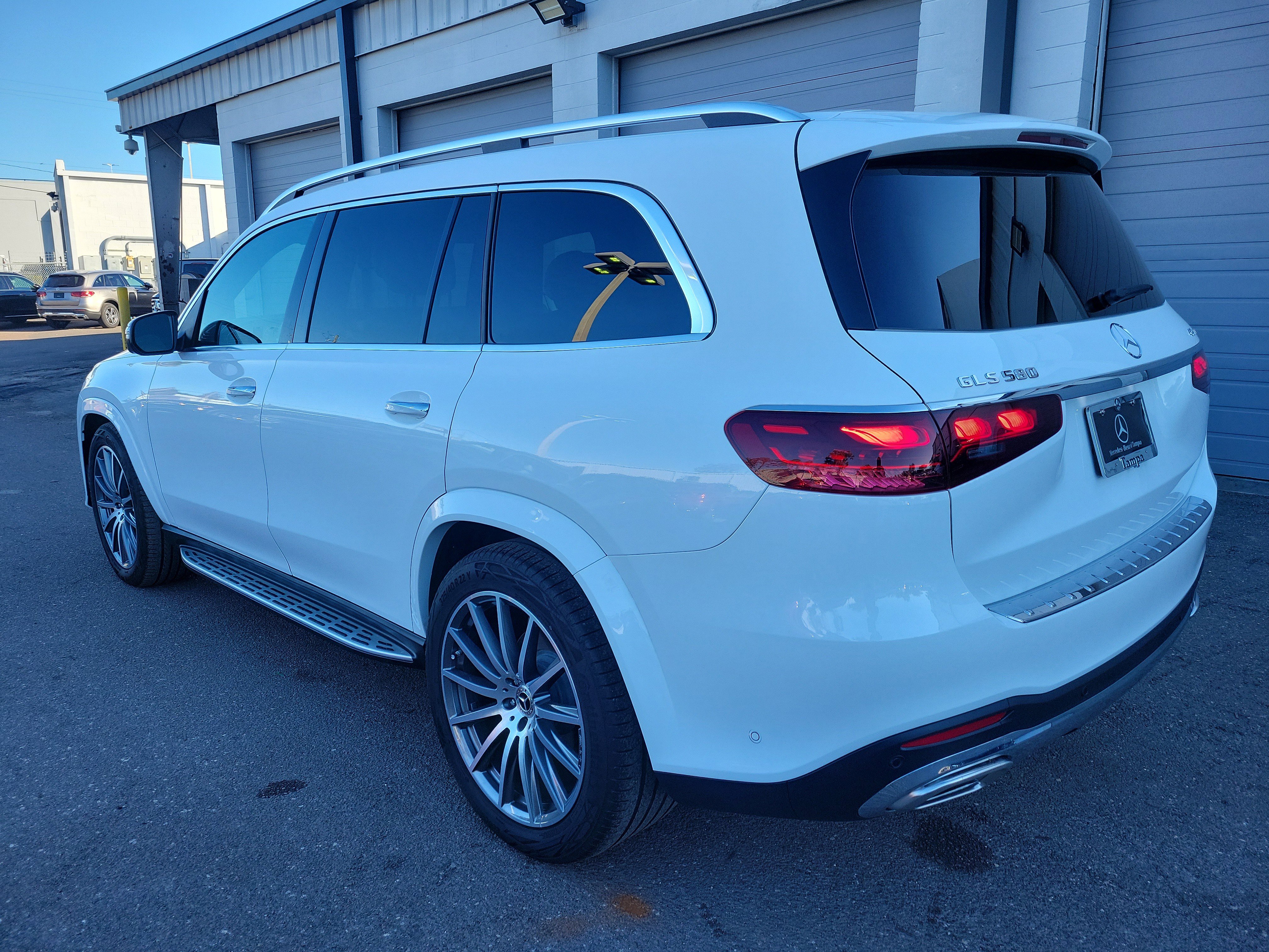 Certified 2025 Mercedes-Benz GLS 580 4MATIC image 4