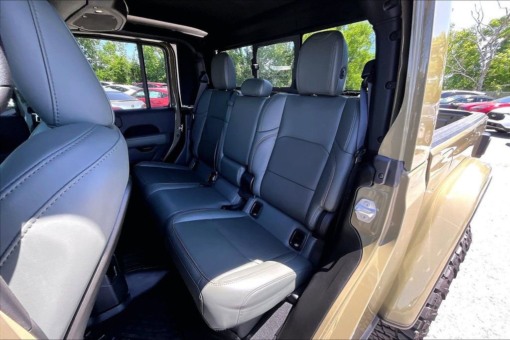 Used 2026 Jeep Gladiator Mojave AWD/4WD image 35