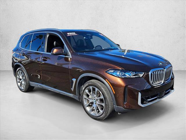 Used 2025 BMW X5 xDrive40i w/ Parking Assistance Package image 3