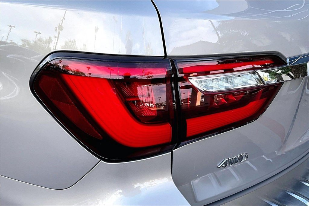 Used 2024 INFINITI QX80 Sensory w/ Cargo Package AWD/4WD image 31