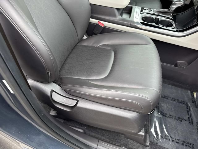 Used 2024 Kia Carnival EX image 10