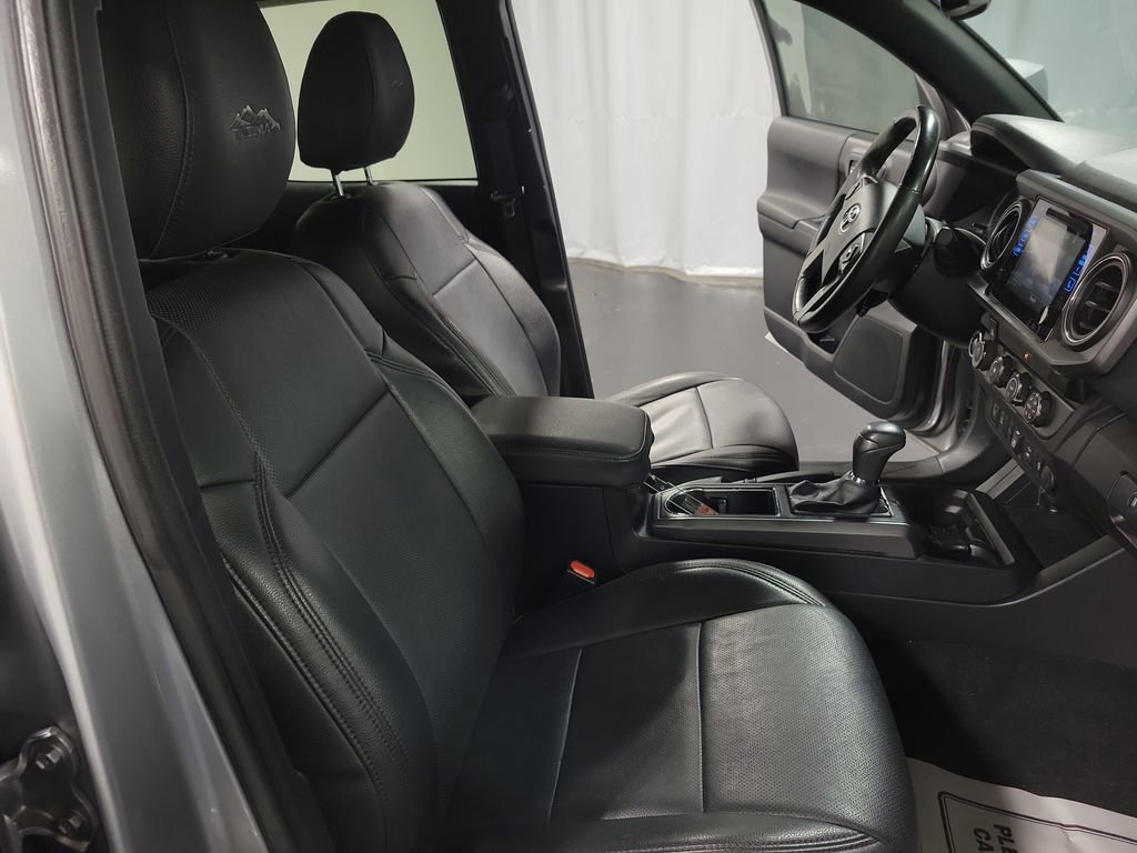 Used 2018 Toyota Tacoma TRD Sport image 21