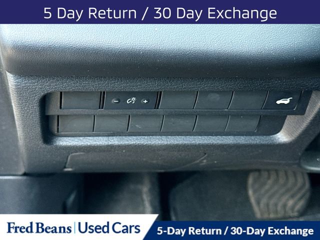 Used 2024 Mitsubishi Outlander SE Black Edition image 5