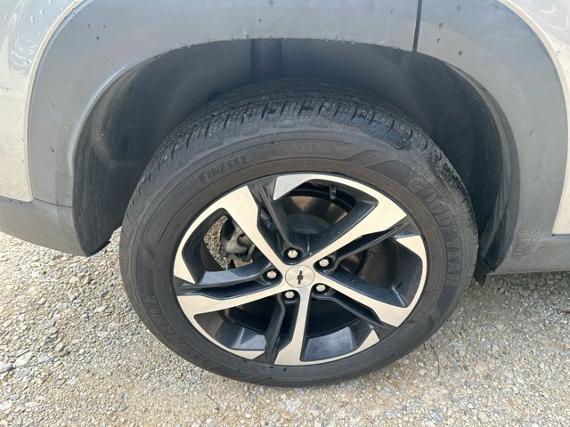 Used 2025 Chevrolet Trax RS w/ Driver Confidence Package FWD image 54