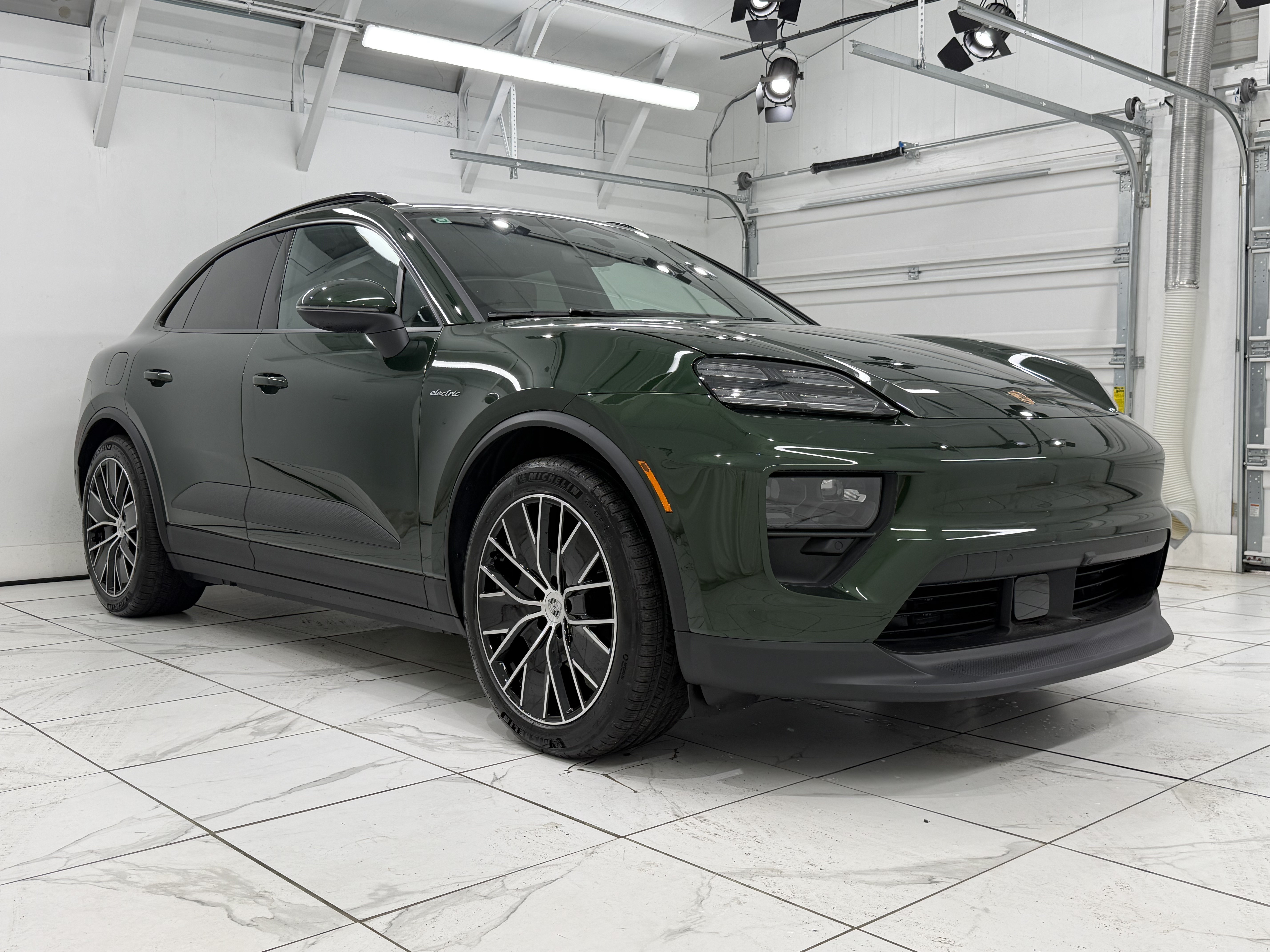 New 2026 Porsche Macan 4 Electric AWD/4WD image 10