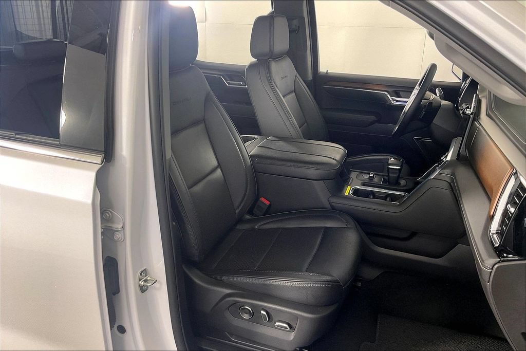 Used 2024 GMC Sierra 1500 Denali w/ Technology Package RWD image 9