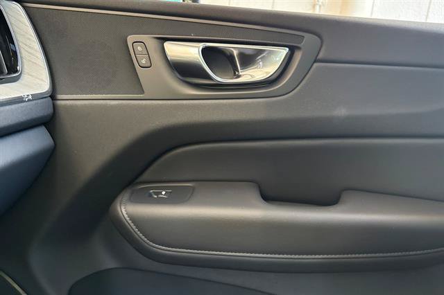 Certified 2025 Volvo XC60 B5 Plus AWD/4WD image 18
