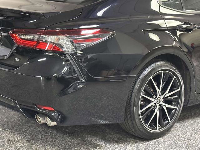 Used 2023 Toyota Camry SE w/ Cold Weather Package FWD image 10