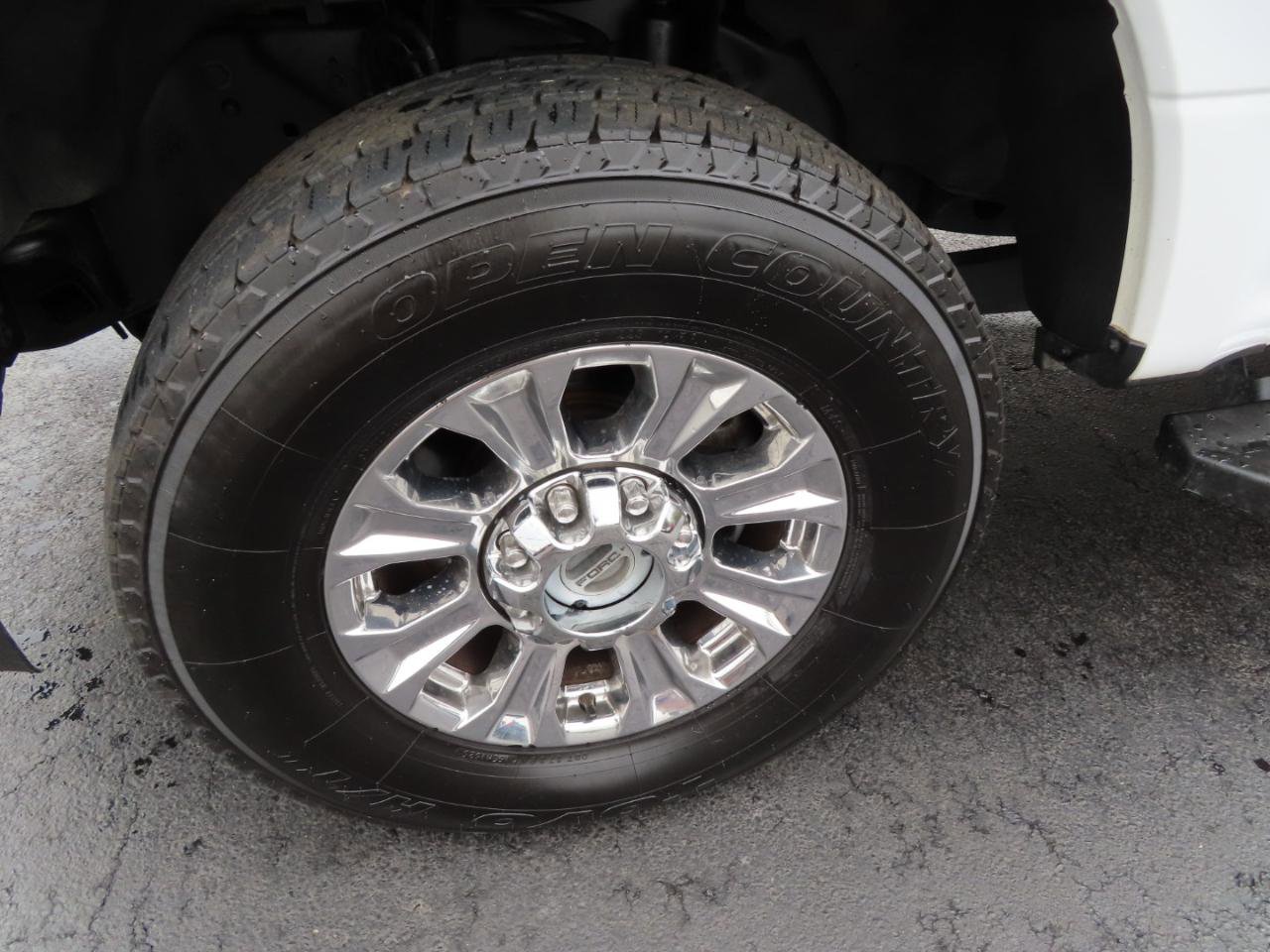 Used 2018 Ford F250 XLT w/ XLT Premium Package image 11