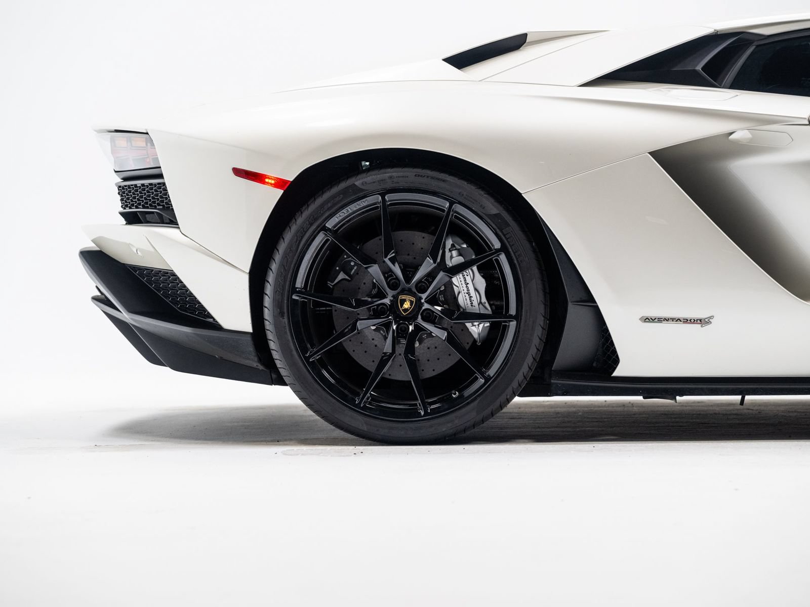 Used 2018 Lamborghini Aventador S AWD/4WD image 13
