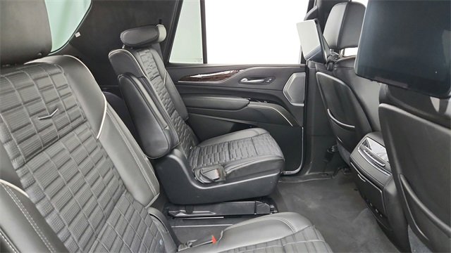 Used 2021 Cadillac Escalade Premium Luxury Platinum w/ Heavy-Duty Trailer Package image 22