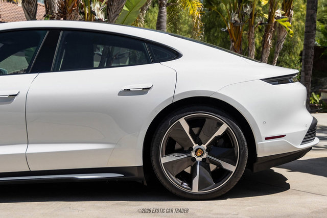 Used 2023 Porsche Taycan RWD image 5