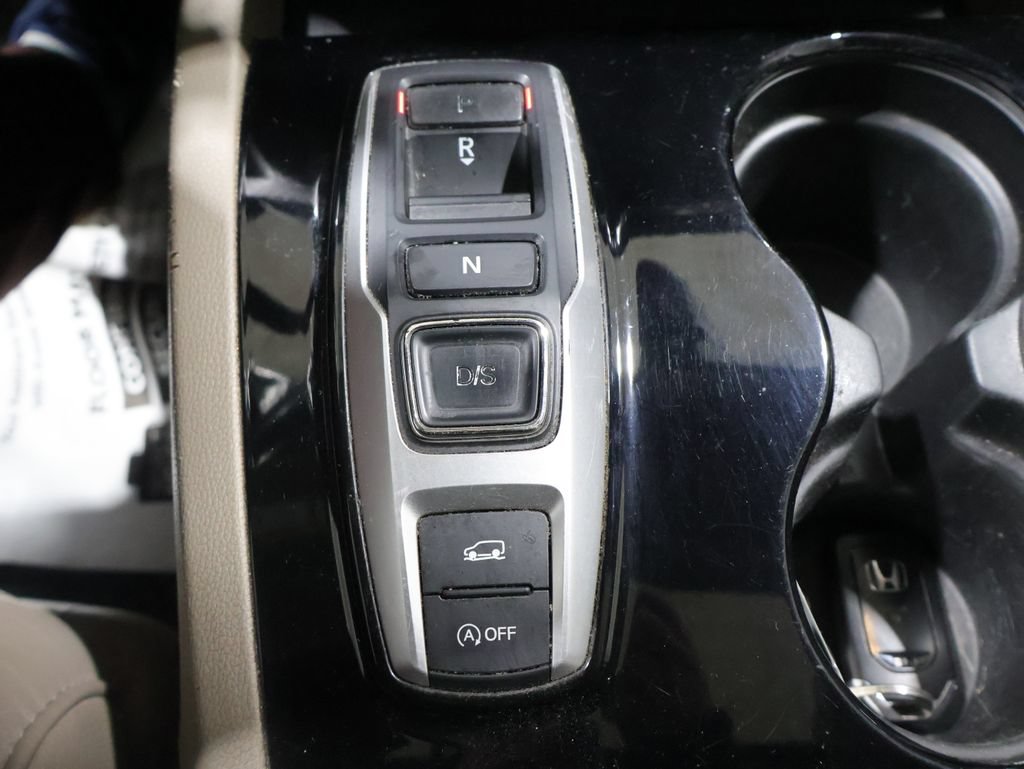 Used 2017 Honda Pilot Touring image 37