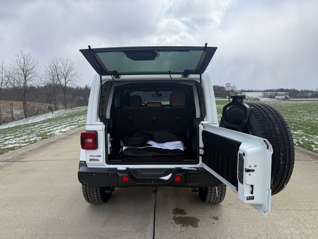 Used 2021 Jeep Wrangler Unlimited Sahara w/ Cold Weather Group image 5