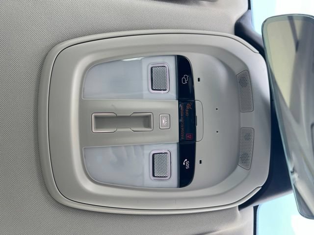 Certified 2025 Volvo XC60 T8 Ultra AWD/4WD image 20