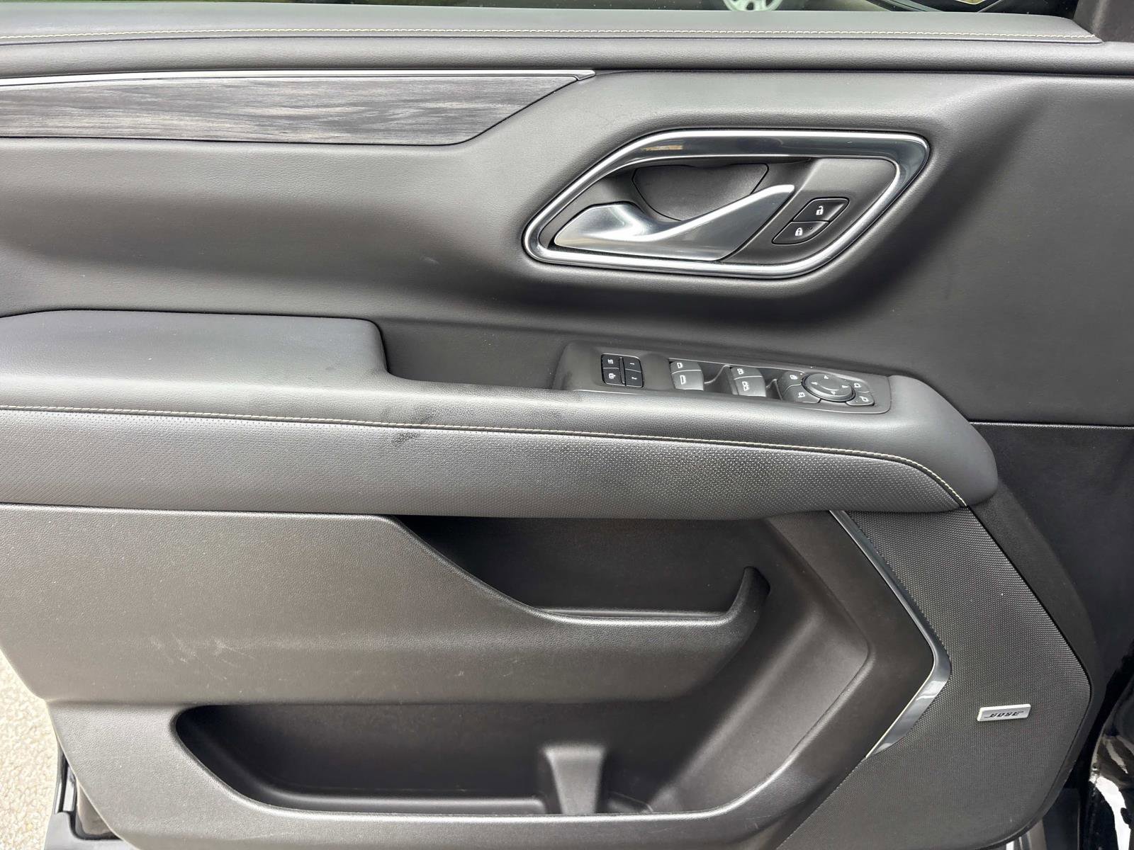 Used 2022 GMC Yukon XL SLT w/ SLT Luxury Package image 12