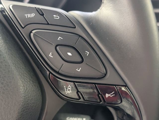 Used 2019 Toyota C-HR XLE FWD image 15