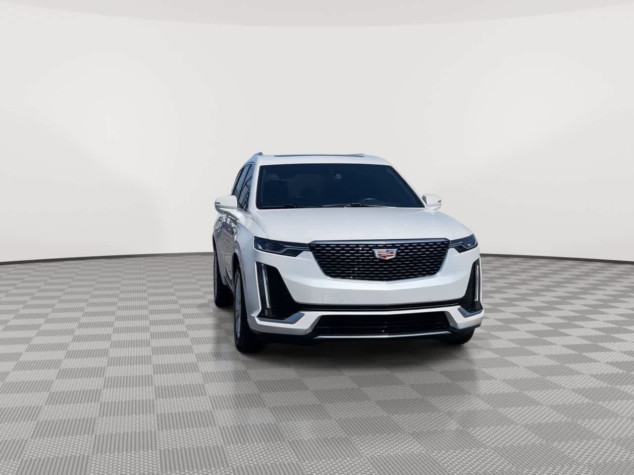Certified 2025 Cadillac XT6 Luxury AWD/4WD image 3