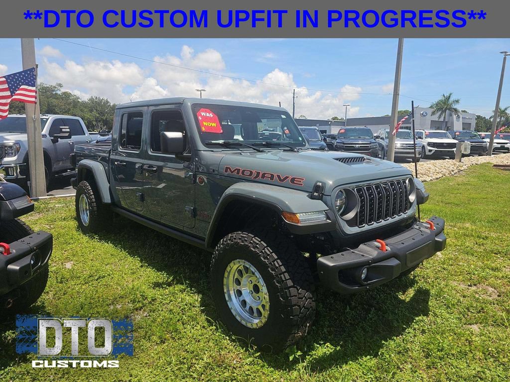 Used 2026 Jeep Gladiator Mojave AWD/4WD image 1