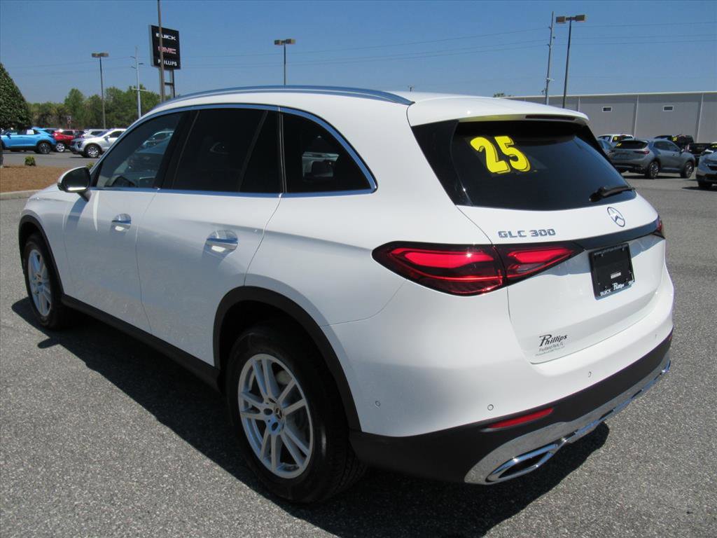 Used 2025 Mercedes-Benz GLC 300 image 5