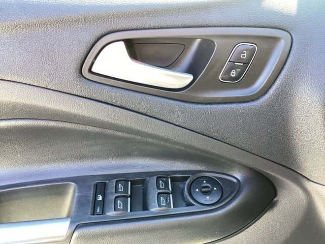 Used 2017 Ford C-MAX Energi Titanium image 13