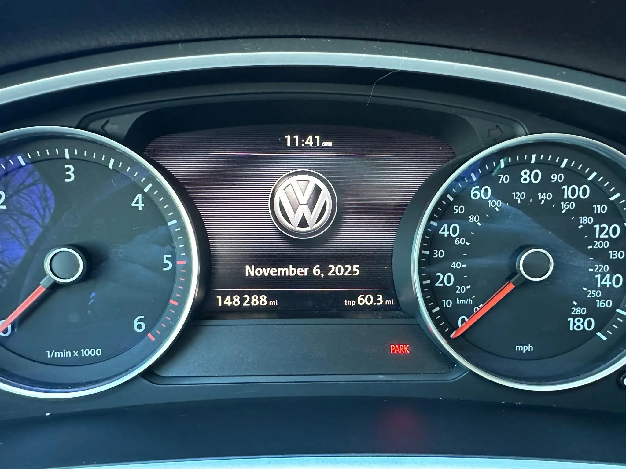 Used 2013 Volkswagen Touareg Sport image 17