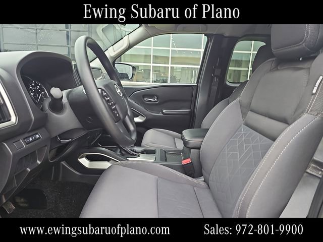 Used 2025 Nissan Frontier SV image 9