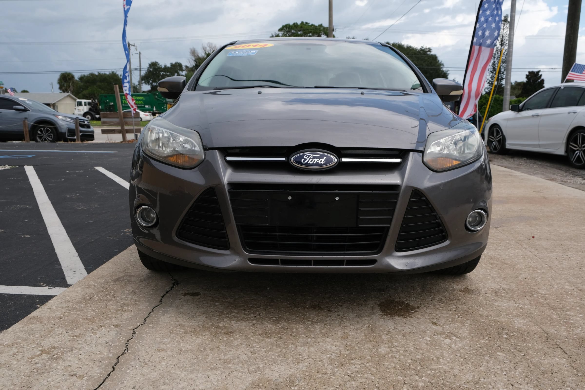 Used 2014 Ford Focus Titanium FWD image 2