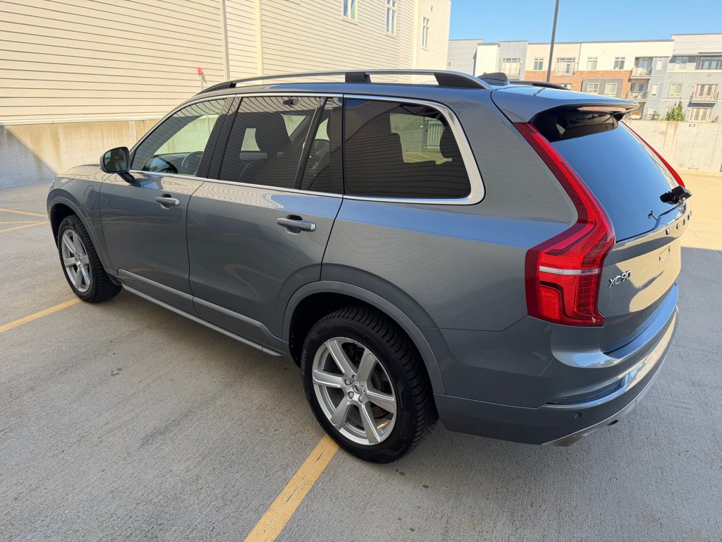 Used 2016 Volvo XC90 T8 Momentum w/ Vision Package AWD/4WD image 4