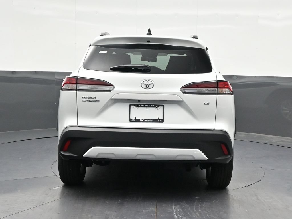 Used 2026 Toyota Corolla Cross LE FWD image 4