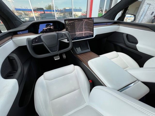 Used 2022 Tesla Model X image 30
