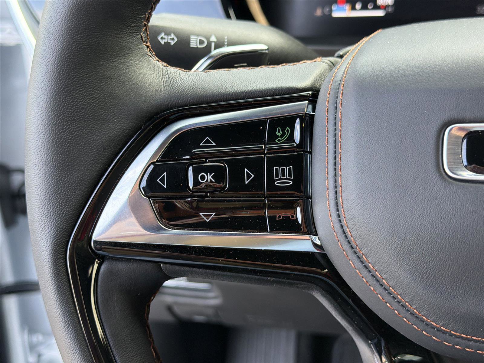 New 2026 Jeep Grand Cherokee Summit image 24