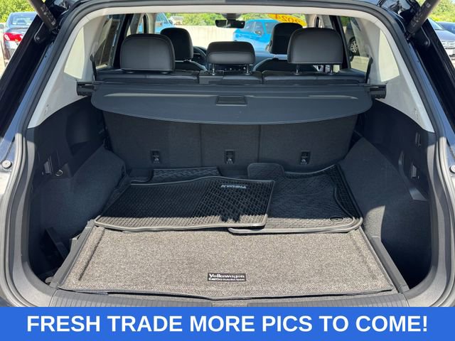 Used 2024 Volkswagen Tiguan SE w/ Panoramic Sunroof Package AWD/4WD image 13